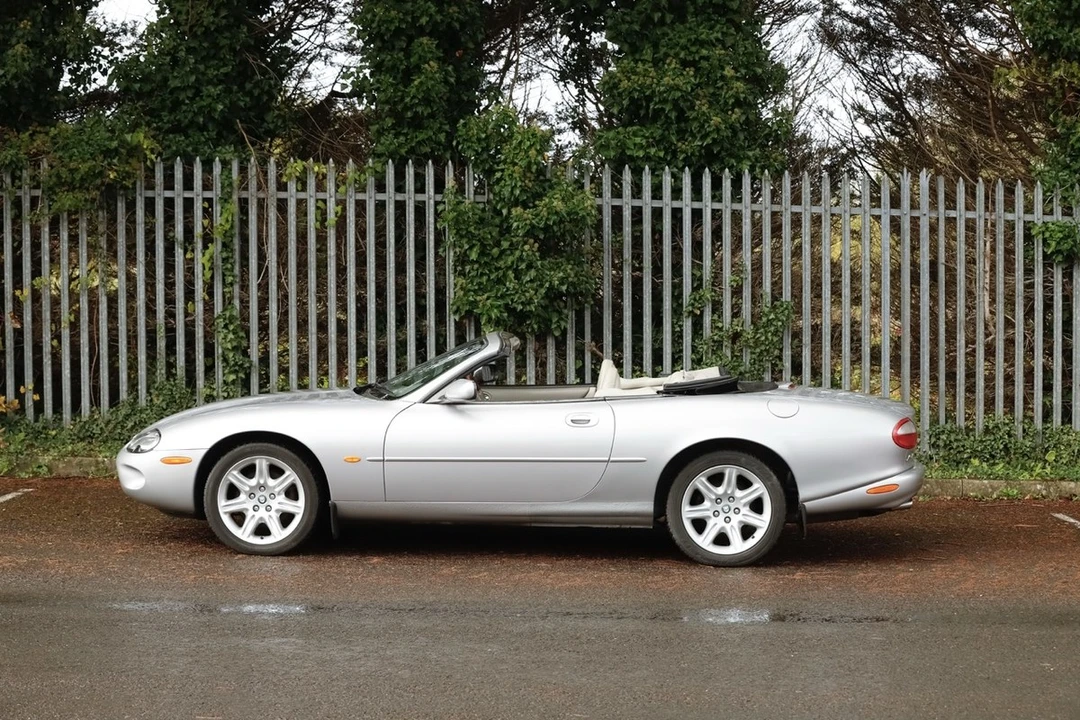 2000 Jaguar X100 XK8 - Image 9 of 30
