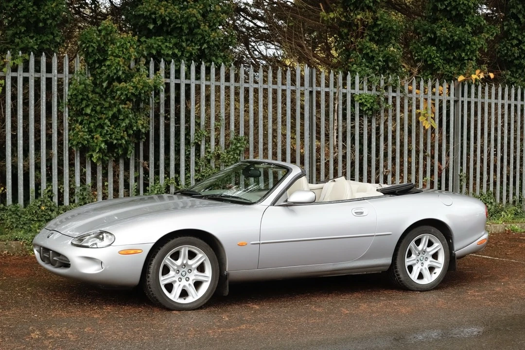 2000 Jaguar X100 XK8 - Image 11 of 30