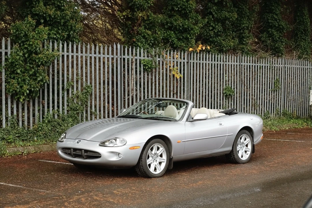 2000 Jaguar X100 XK8 - Image 12 of 30
