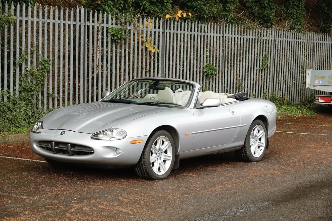2000 Jaguar X100 XK8 - Image 13 of 30