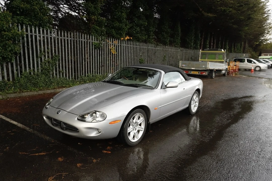 2000 Jaguar X100 XK8 - Image 28 of 30