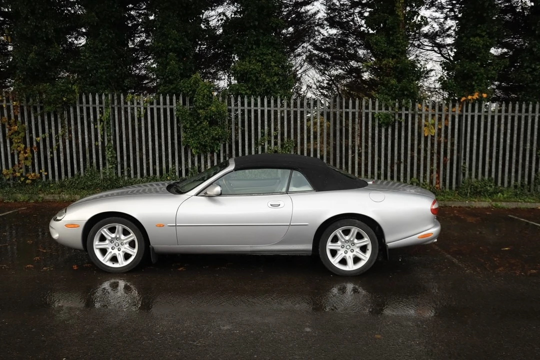 2000 Jaguar X100 XK8 - Image 29 of 30