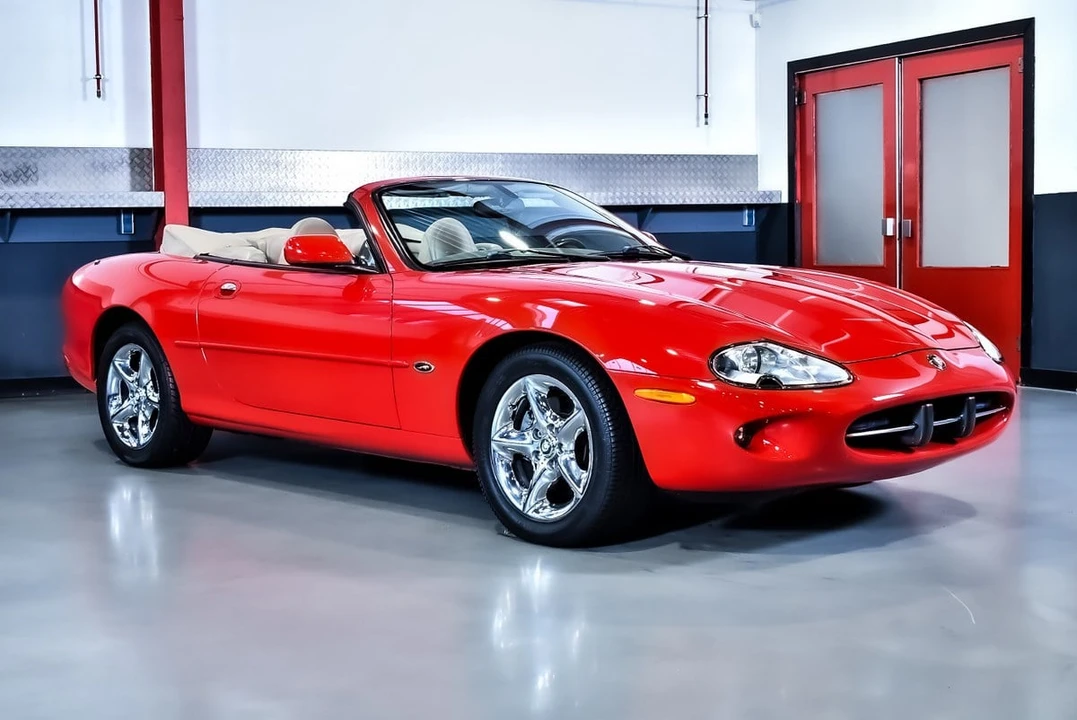 2000 Jaguar X100 XK8 - Image 2 of 30
