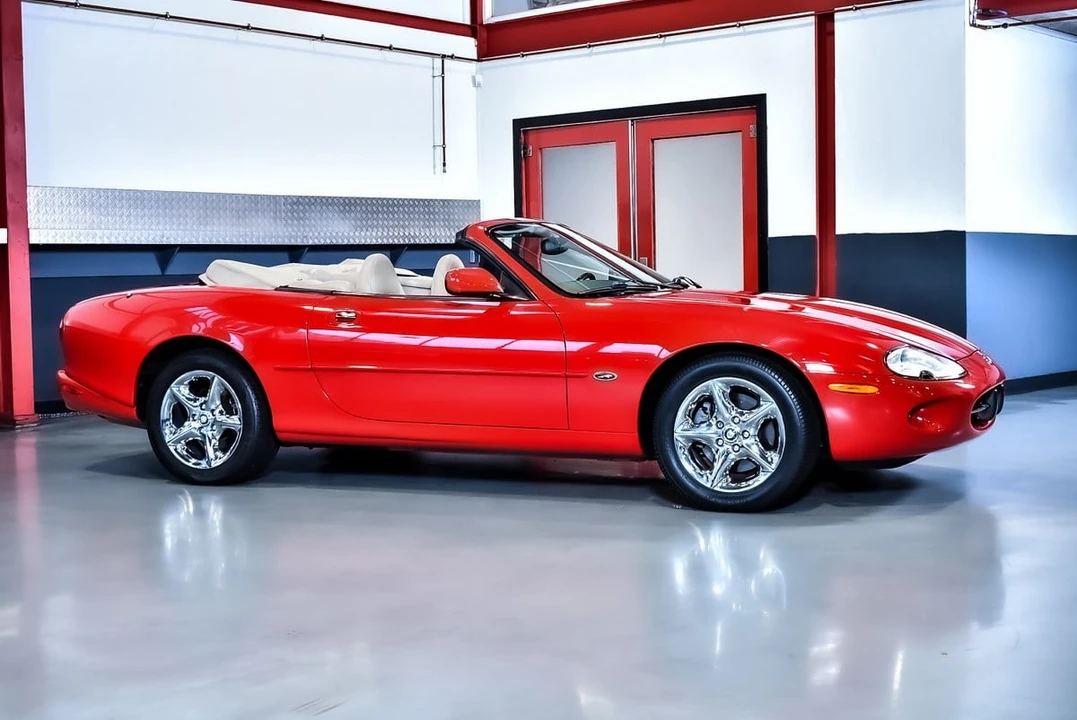 2000 Jaguar X100 XK8 - Image 6 of 30