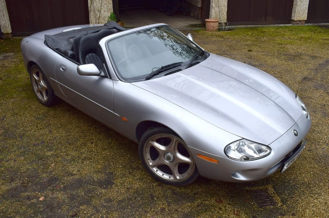 2000 Jaguar X100 XK8 - Image 12 of 30