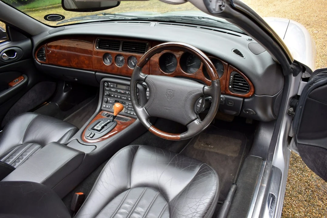 2000 Jaguar X100 XK8 - Image 24 of 30