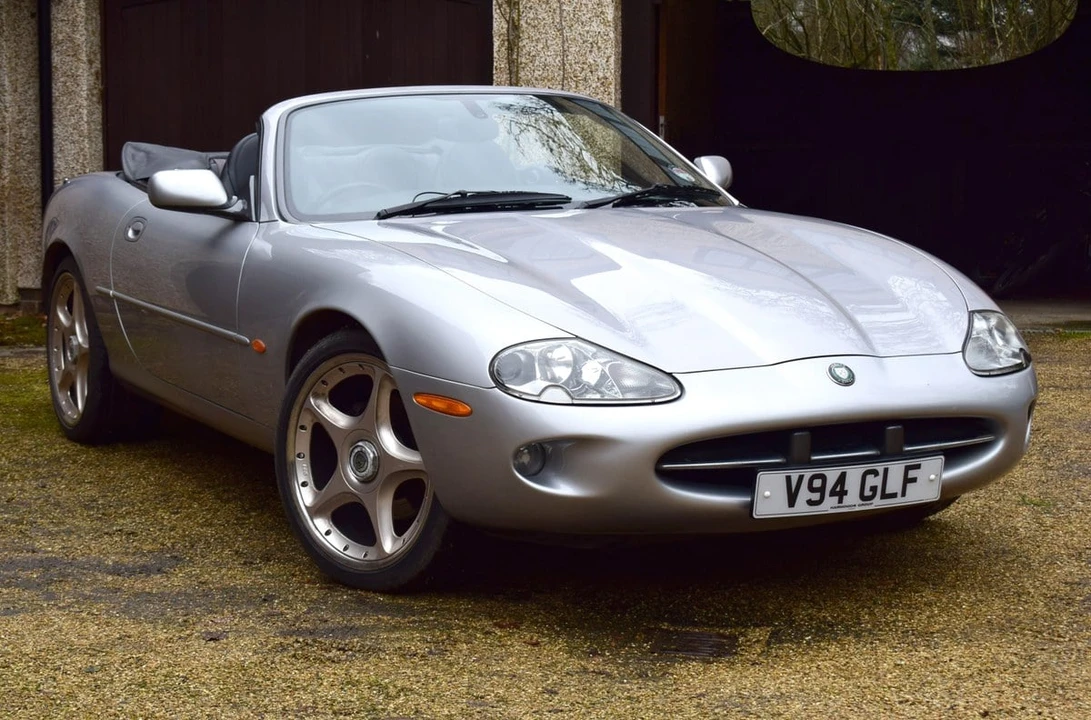 2000 Jaguar X100 XK8 - Image 2 of 30
