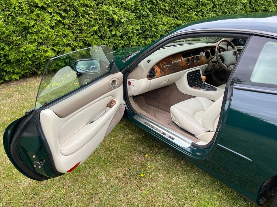 2000 Jaguar X100 XKR - Image 14 of 30
