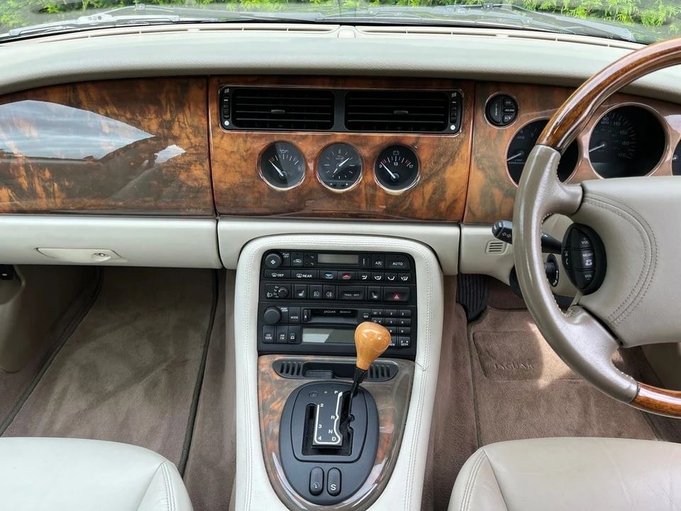 2000 Jaguar X100 XKR - Image 23 of 30