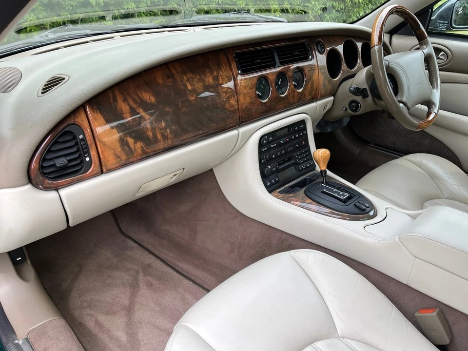 2000 Jaguar X100 XKR - Image 17 of 30
