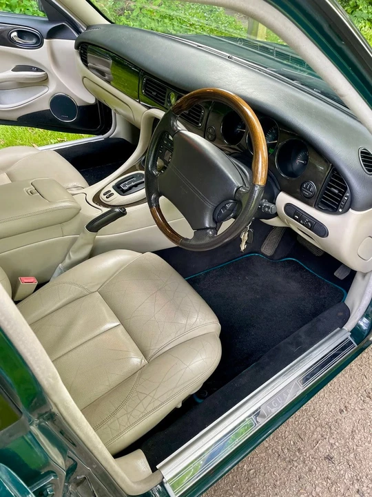 2000 Jaguar X308 XJR - Image 12 of 30