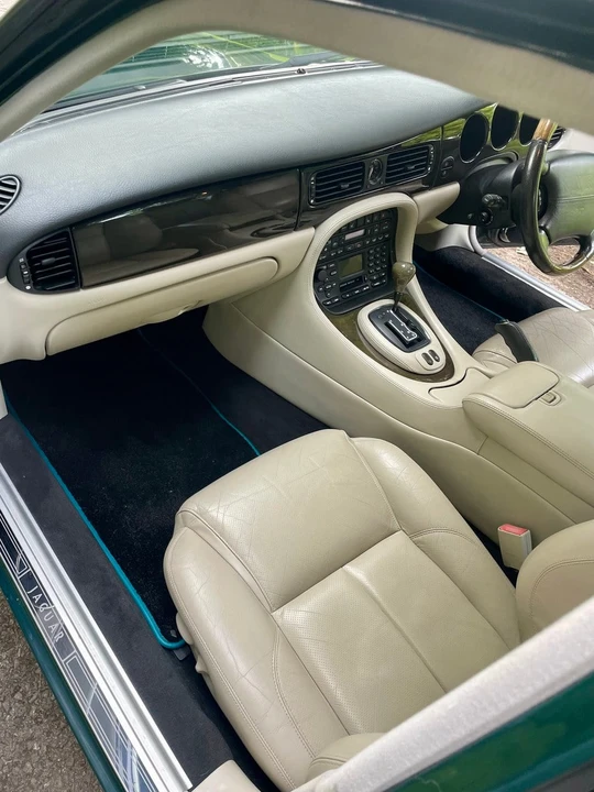 2000 Jaguar X308 XJR - Image 11 of 30