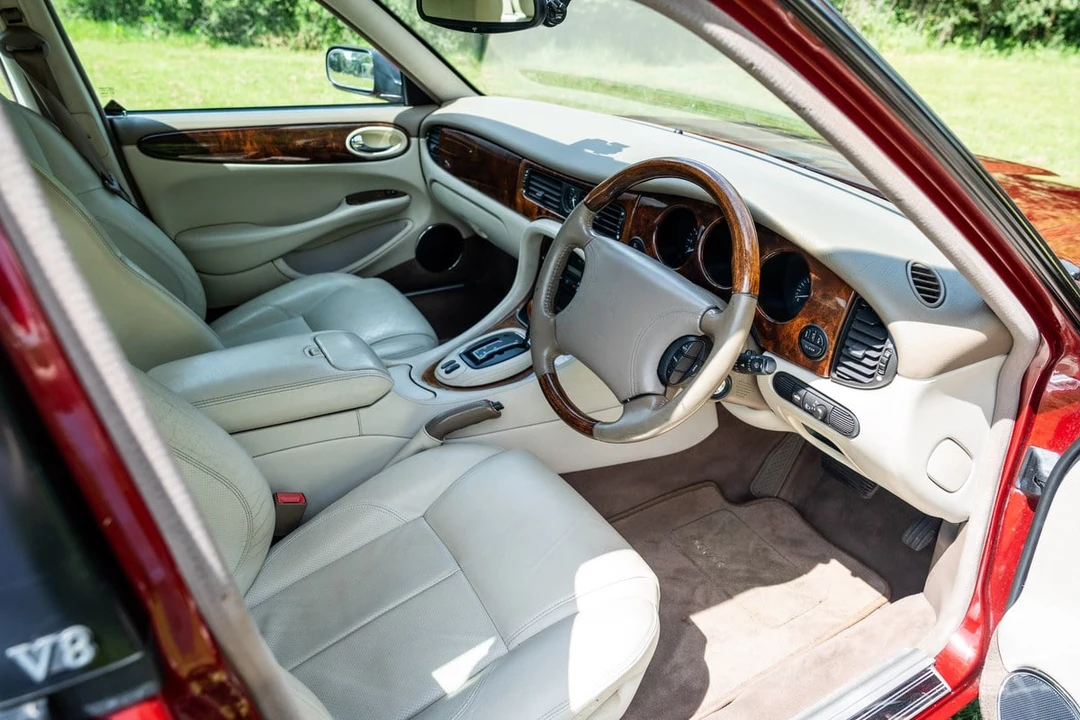 2000 Jaguar X308 XJR - Image 3 of 30