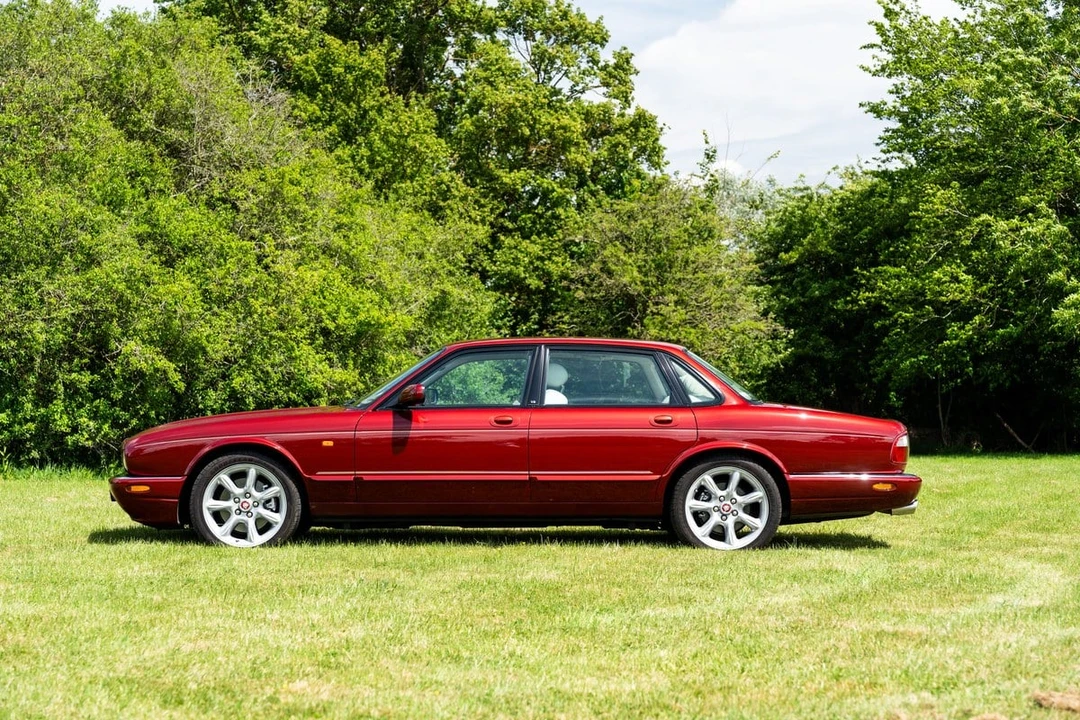 2000 Jaguar X308 XJR - Image 13 of 30