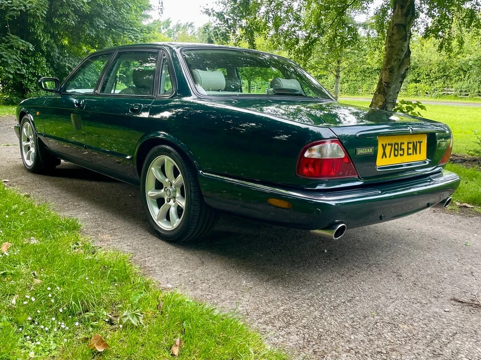 2000 Jaguar X308 XJR - Image 9 of 30