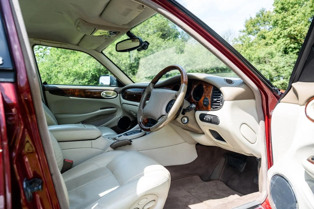 2000 Jaguar X308 XJR - Image 27 of 31