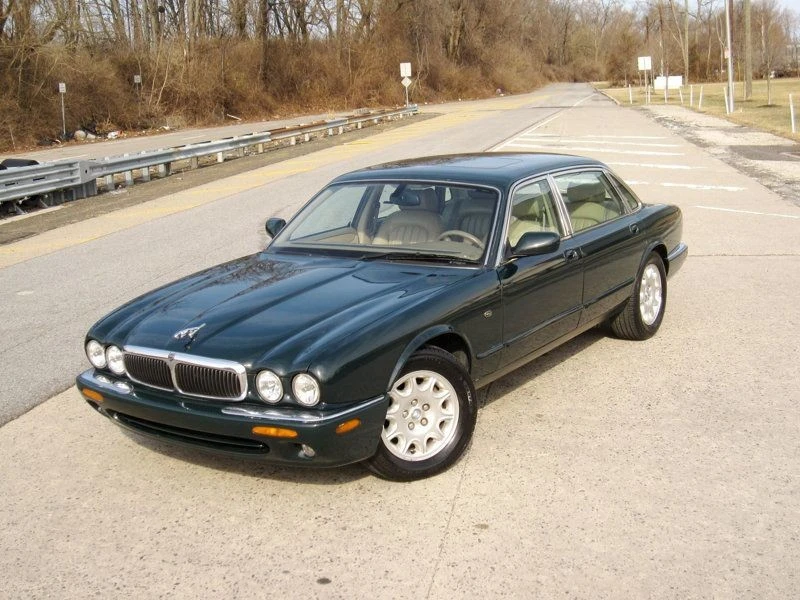 2000 Jaguar XJ Series 4 - Image 4 of 12