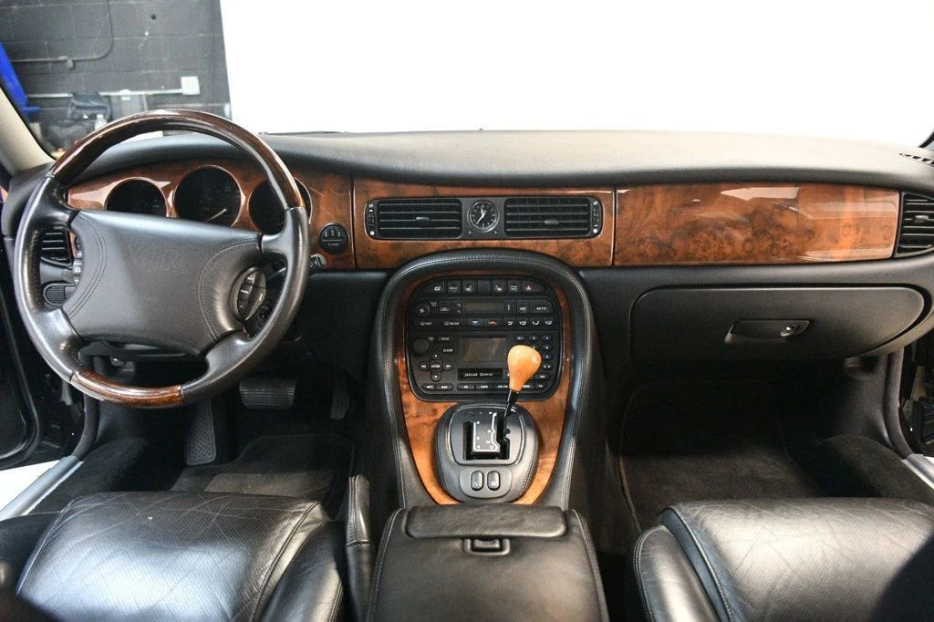 2000 Jaguar X308 XJR - Image 5 of 12
