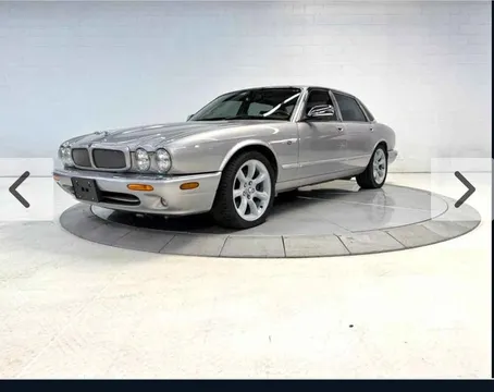 2000 Jaguar XJR