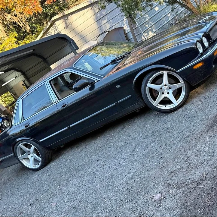 2000 Jaguar X308 XJ - Image 2 of 11