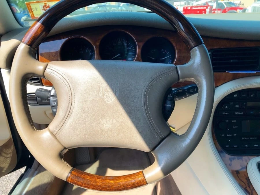 2000 Jaguar X308 XJ - Image 2 of 12