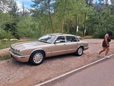 2000 Jaguar XJ Vanden Plas Sedan 4D