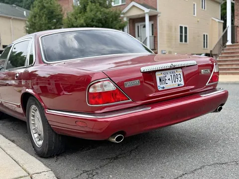 2000 Jaguar XJ Vanden Plas Sedan 4D