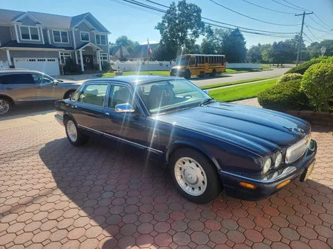 2000 Jaguar XJ Vanden Plas Sedan 4D
