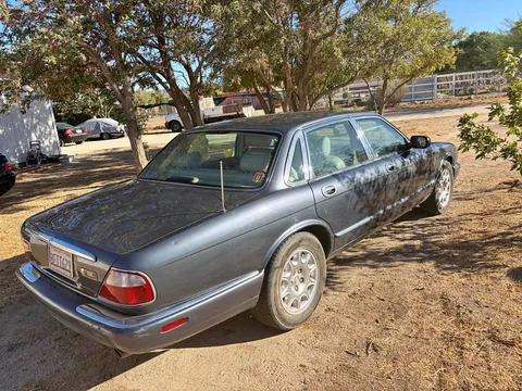 2000 Jaguar XJ XJ Sedan 4D