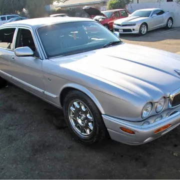 2000 Jaguar XJ XJ8 L Sedan 4D