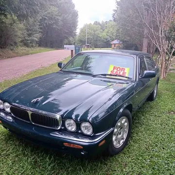 2000 Jaguar XJ8 Sedan 4D