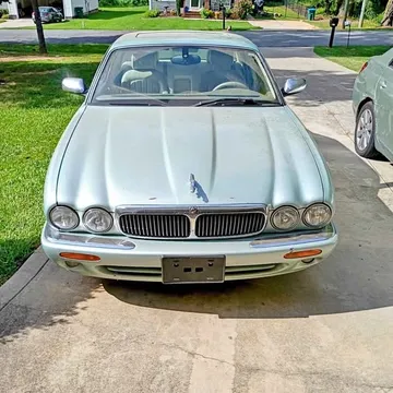 2000 Jaguar XJ XJ8 Sedan 4D