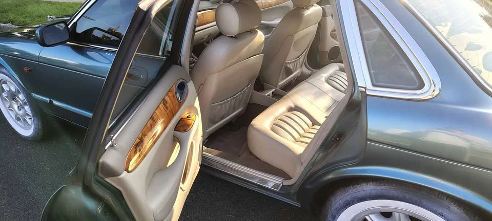 2000 Jaguar X308 XJ - Image 10 of 18