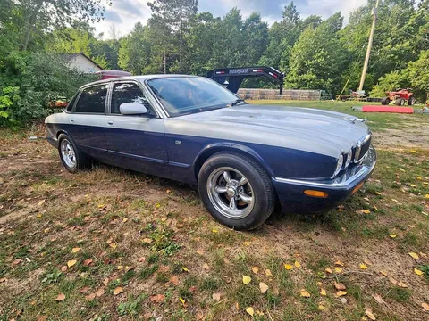 2000 Jaguar XJ XJ8 Sedan 4D