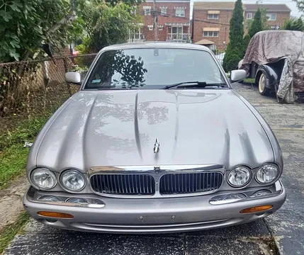 2000 Jaguar XJ XJ8 Sedan 4D