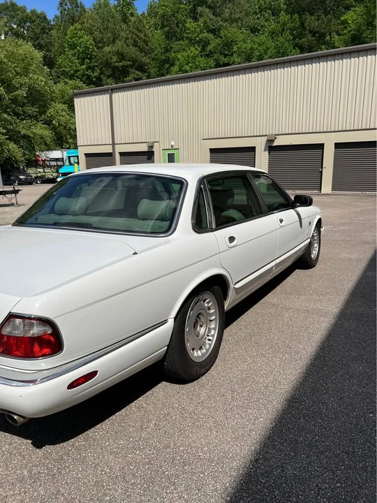 2000 Jaguar X308 XJ - Image 3 of 11