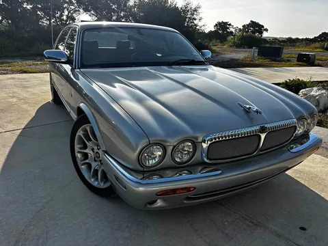 2000 Jaguar XJ XJ8 Vanden Plas Sedan 4D