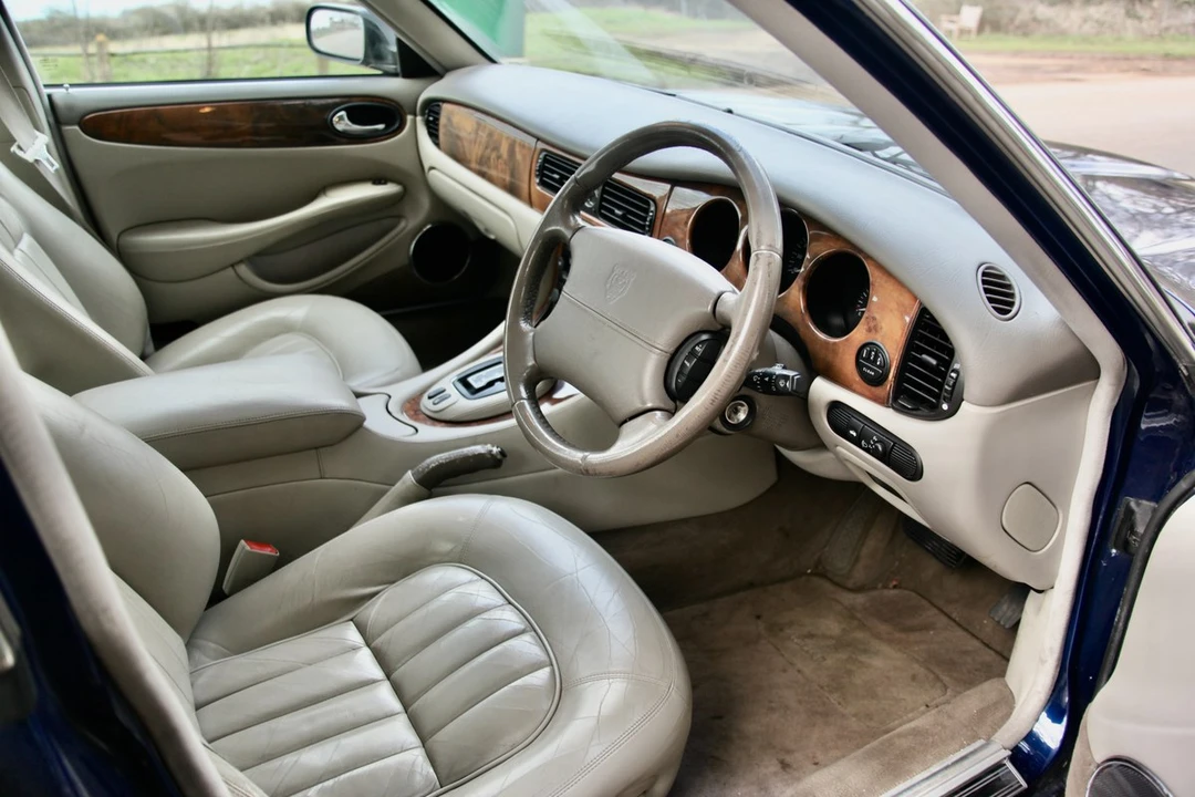 2000 Jaguar X308 XJ - Image 28 of 30