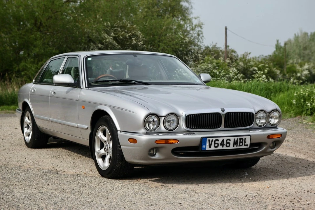 2000 Jaguar X308 XJ - Image 2 of 30
