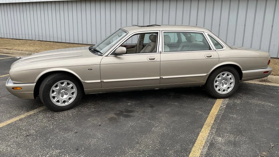 2000 Jaguar X308 XJ - Image 2 of 18