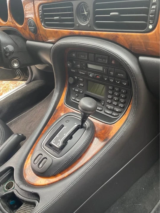 2000 Jaguar X308 XJ - Image 11 of 17