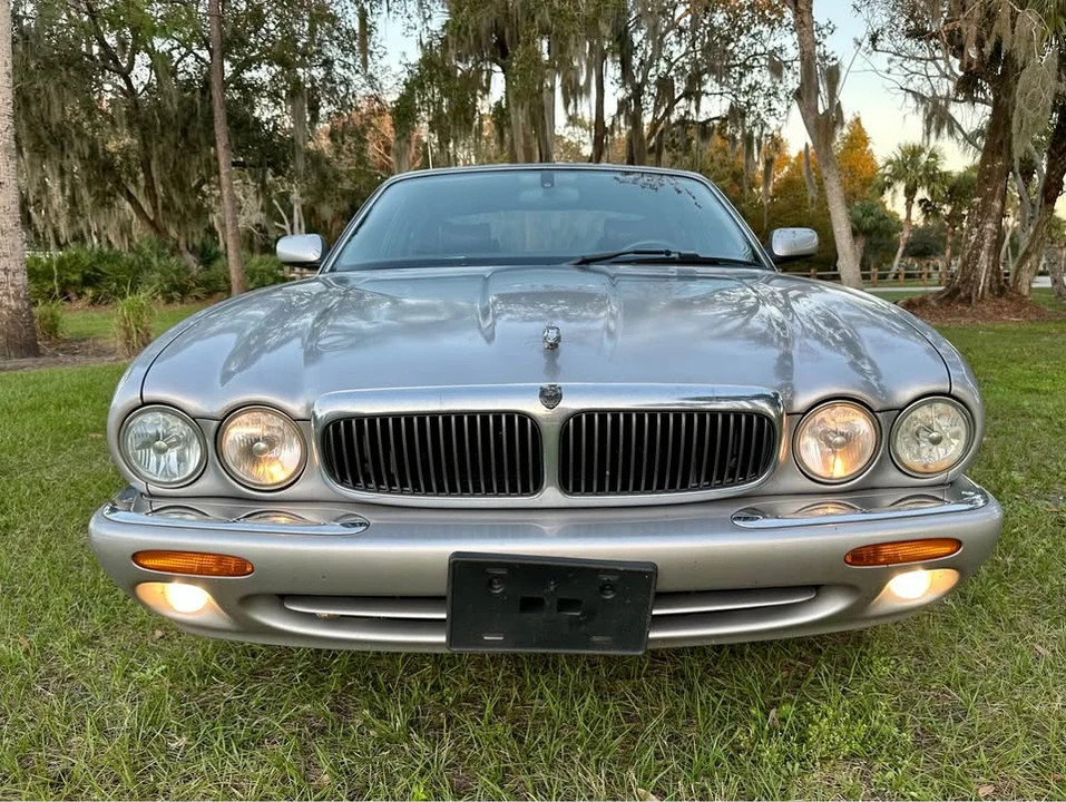 2000 Jaguar X308 XJ - Image 2 of 13