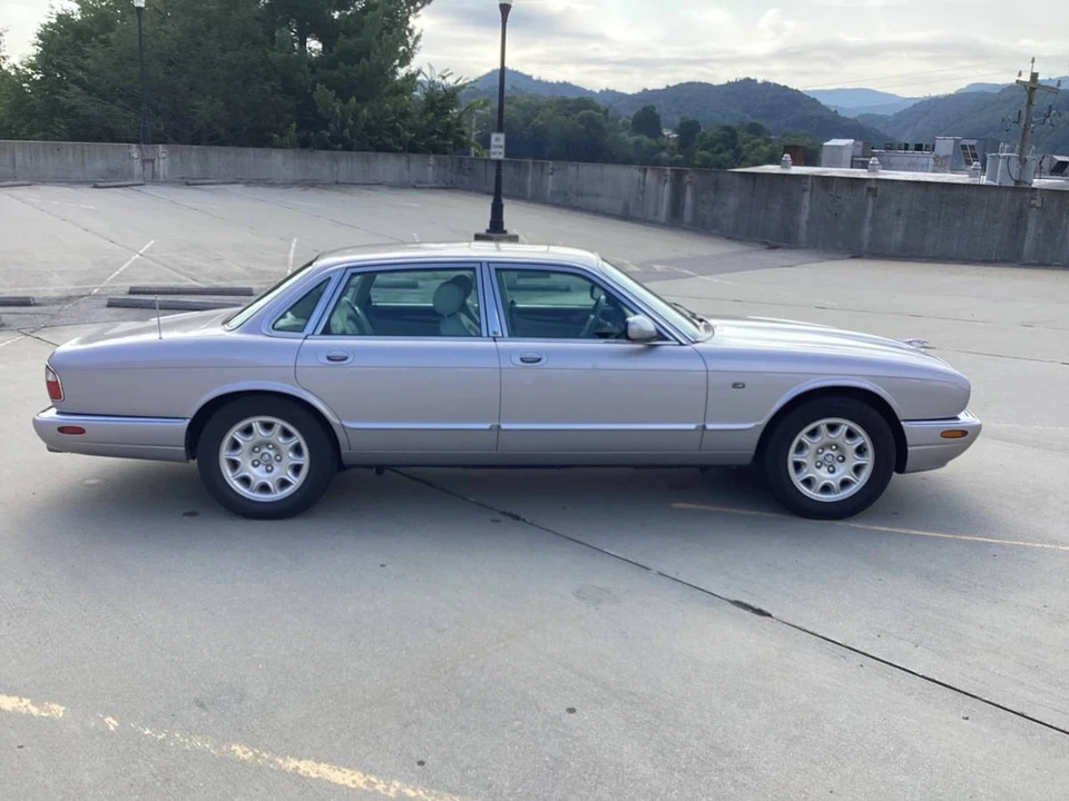 2000 Jaguar X308 XJ - Image 2 of 21