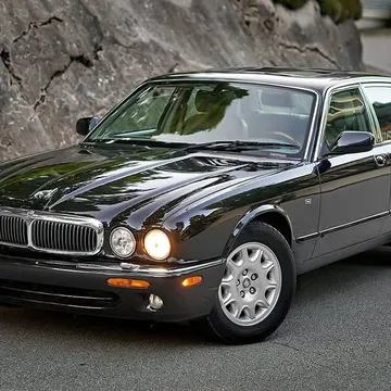 2000 Jaguar XJ8