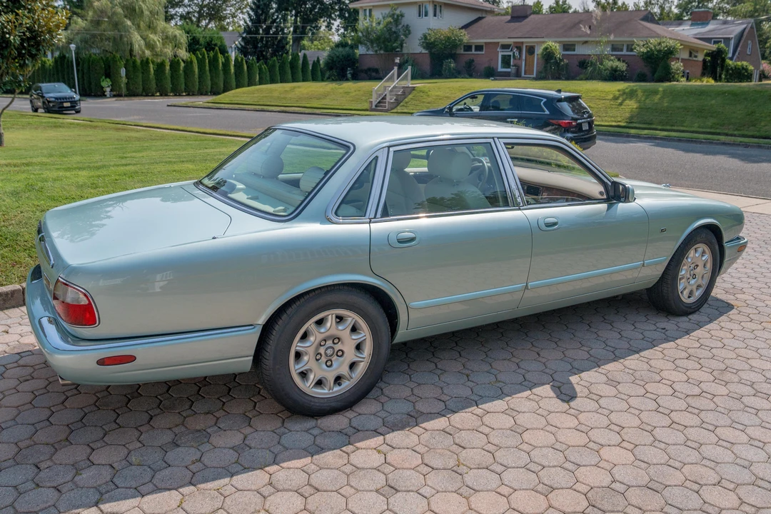 2000 Jaguar X308 XJ - Image 3 of 31
