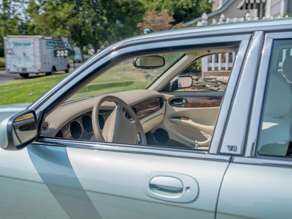 2000 Jaguar X308 XJ - Image 30 of 31