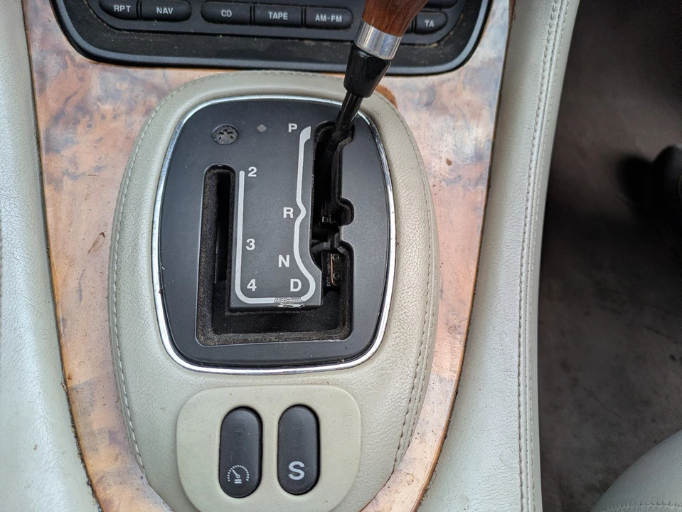 2000 Jaguar X308 XJ - Image 6 of 13