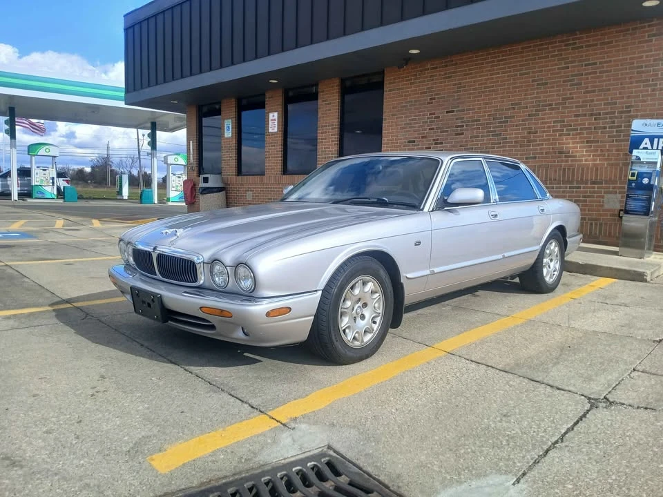 2000 Jaguar X308 XJ - Image 2 of 9