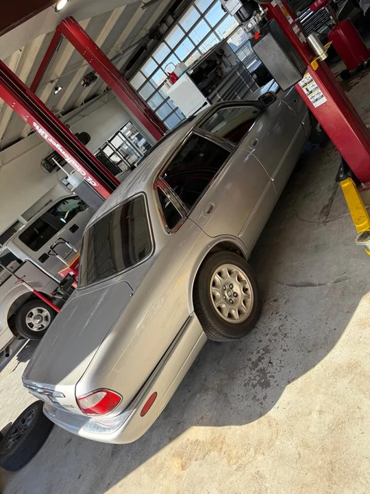 2000 Jaguar X308 XJ - Image 2 of 9