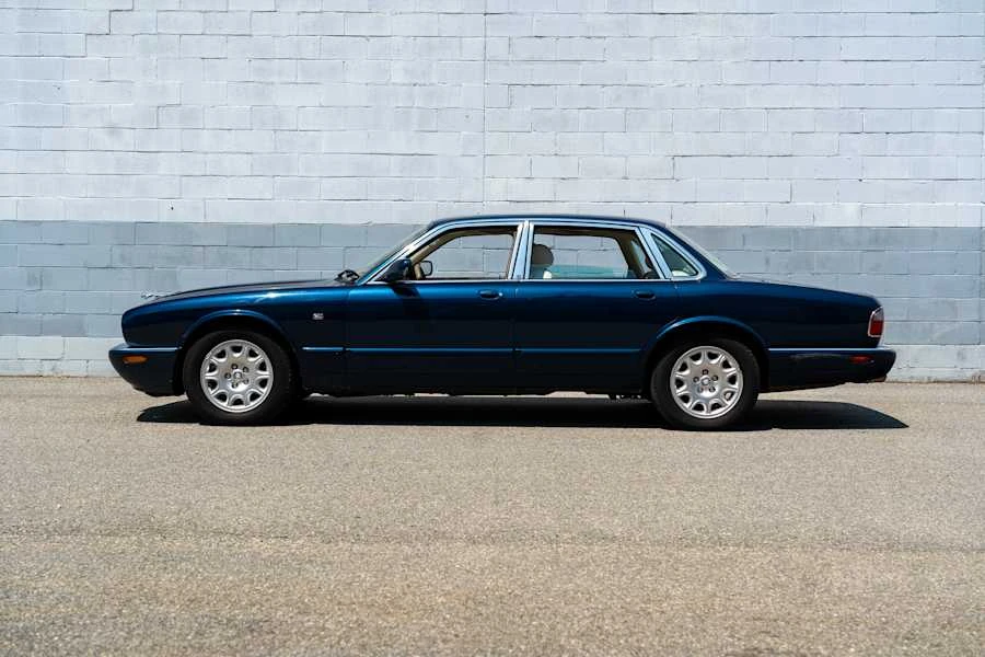 2000 Jaguar X308 XJ - Image 2 of 27